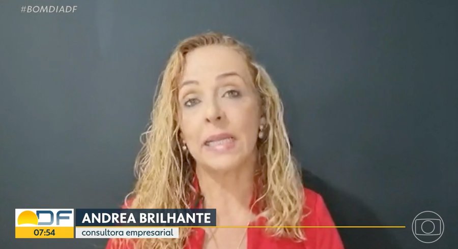 Andrea Brilhante no Bom Dia DF, da Globo, comentando assédio sexual no local de trabalho